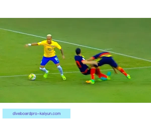 内马尔虹吸过人经典动作回顾：技术细腻展现个人突破能力